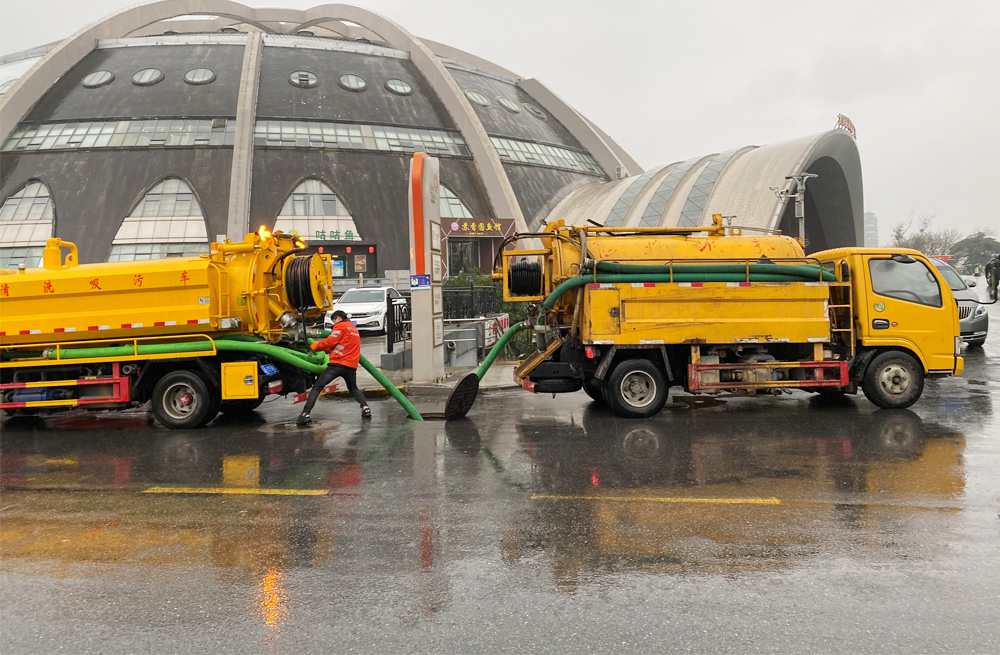271仙霞路商场管道清淤